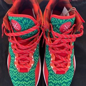 Li-Ning Way of Wade 3.0 ‘Ugly Sweater” Christmas - Like NEW with box size 10.5